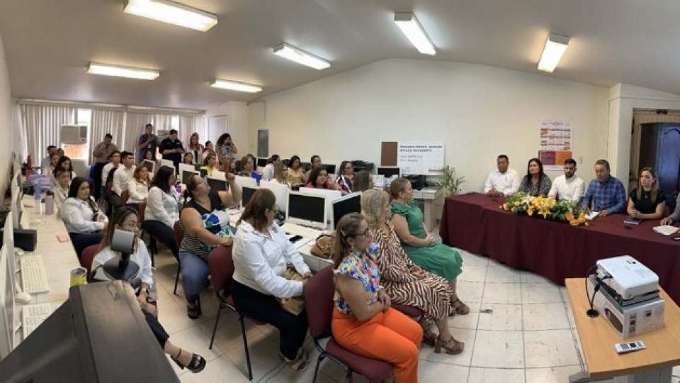 Más de 30 mil docentes de educación básica regresaron a sus labores este lunes: SEC Sonora