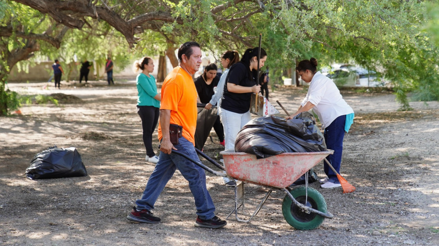 Gran participación de la comunidad escolar en la jornada de limpieza "Pilas con el aseo": SEC 