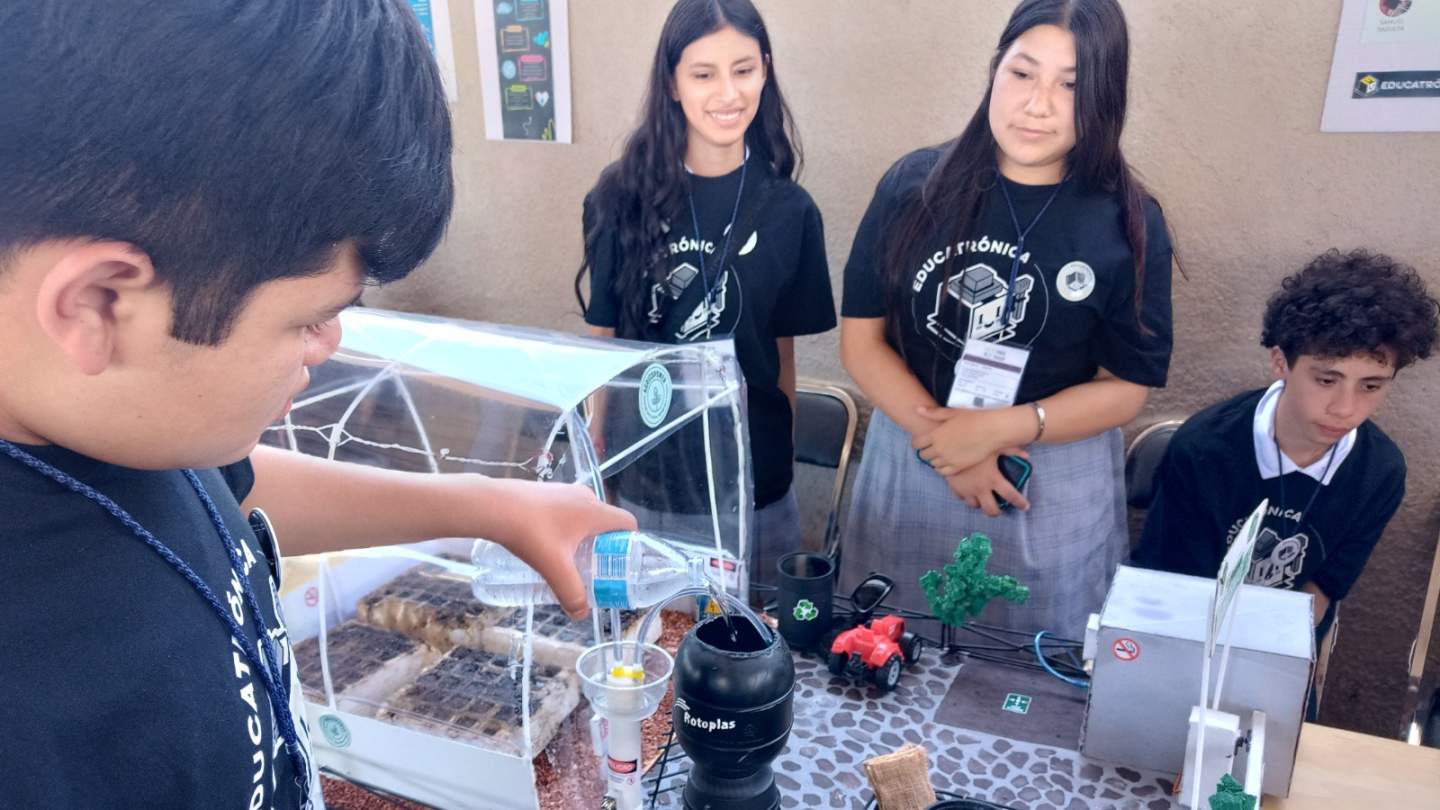 Invita Gobierno de Sonora a participar en la Quinta Competencia Estatal de Robótica: SEC