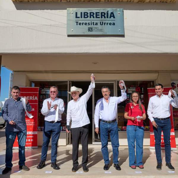 Refuerza Gobernador Durazo acceso a la educación y lectura con becas y librería del FCE en Cajeme