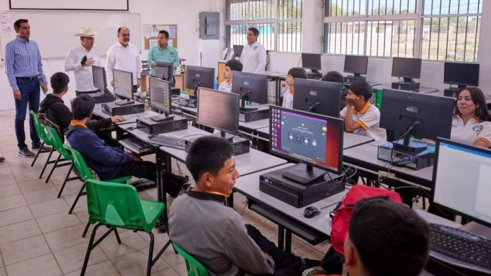 Sonora es la cuarta entidad con menor rezago educativo en México: Gobernador Durazo