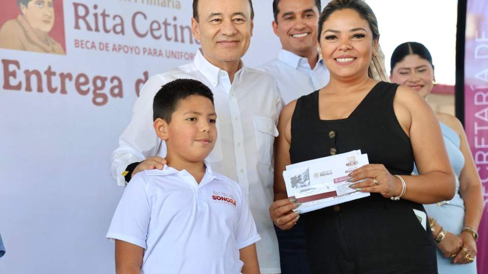 Arranca Gobernador Durazo entrega de becas Rita Cetina para alumnas y alumnos de primarias públicas